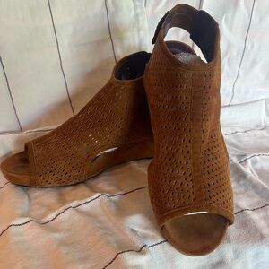Brown suede Peep-Toe Perforated Women's Shoes